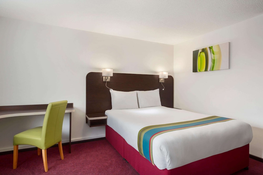 Ramada by Wyndham South Mimms M25 14