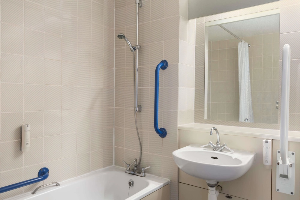 Ramada by Wyndham South Mimms M25 17