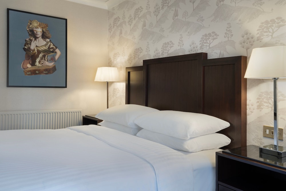 Delta Hotels Tudor Park Country Club 12