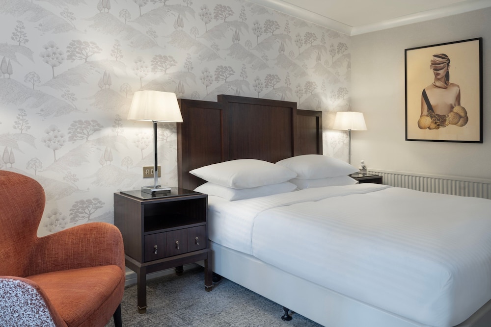 Delta Hotels Tudor Park Country Club 11