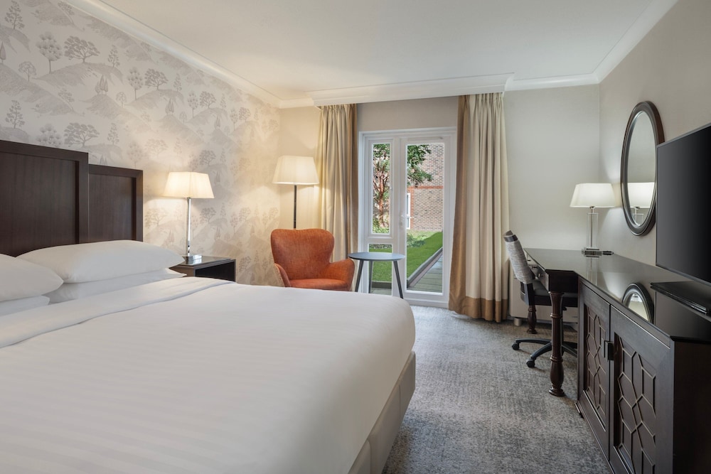 Delta Hotels Tudor Park Country Club 16