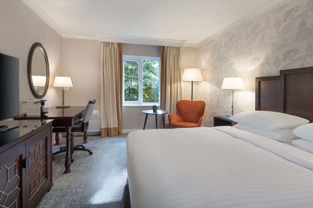 Delta Hotels Tudor Park Country Club 8