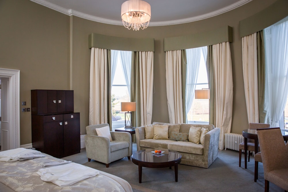 Oakley Hall Hotel 7
