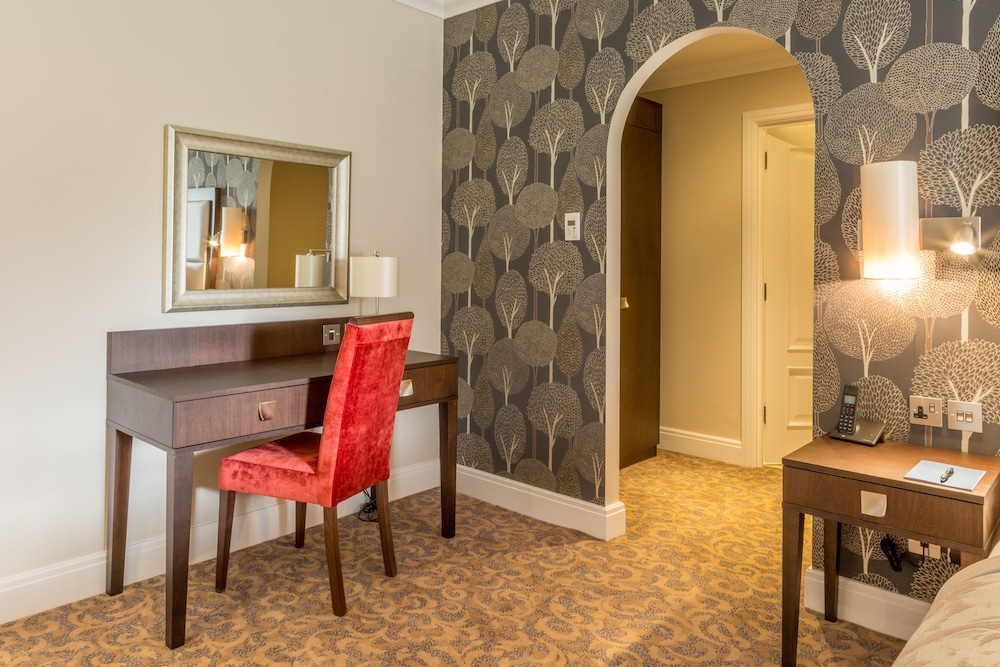 Oakley Hall Hotel 14