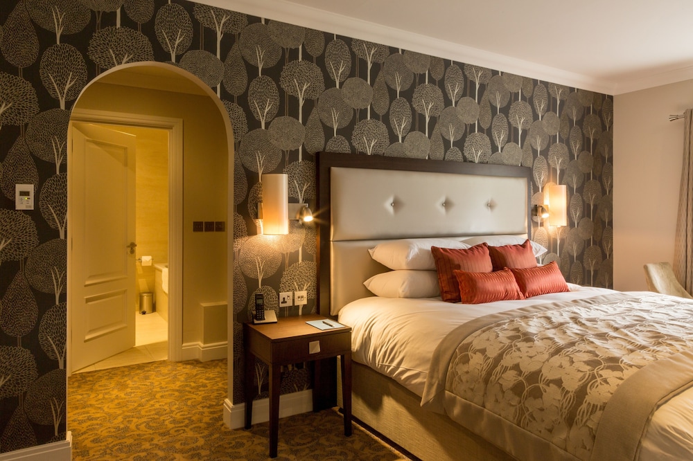 Oakley Hall Hotel 13