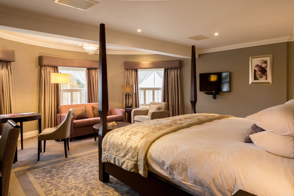 Oakley Hall Hotel 11