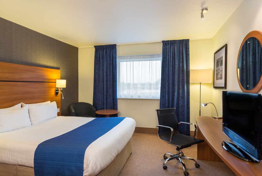 Holiday Inn Express Braintree 11