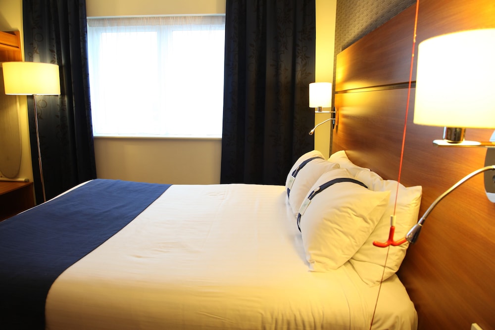 Holiday Inn Express Braintree 4