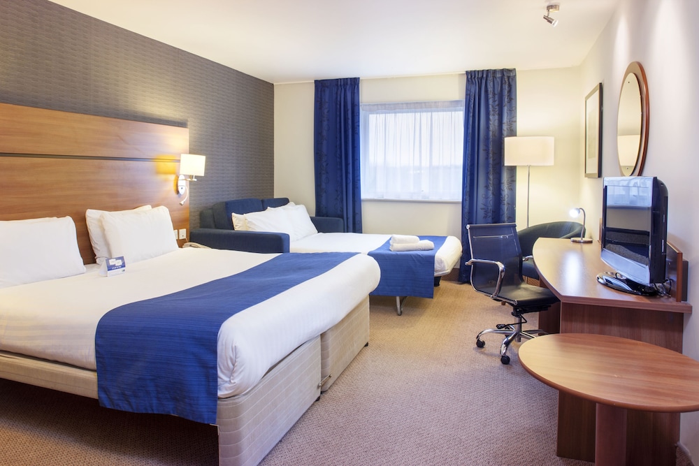 Holiday Inn Express Braintree 16