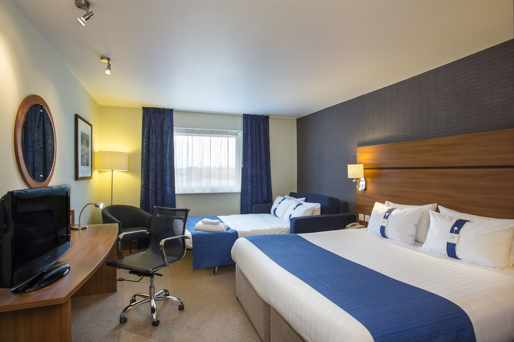 Holiday Inn Express Braintree 14