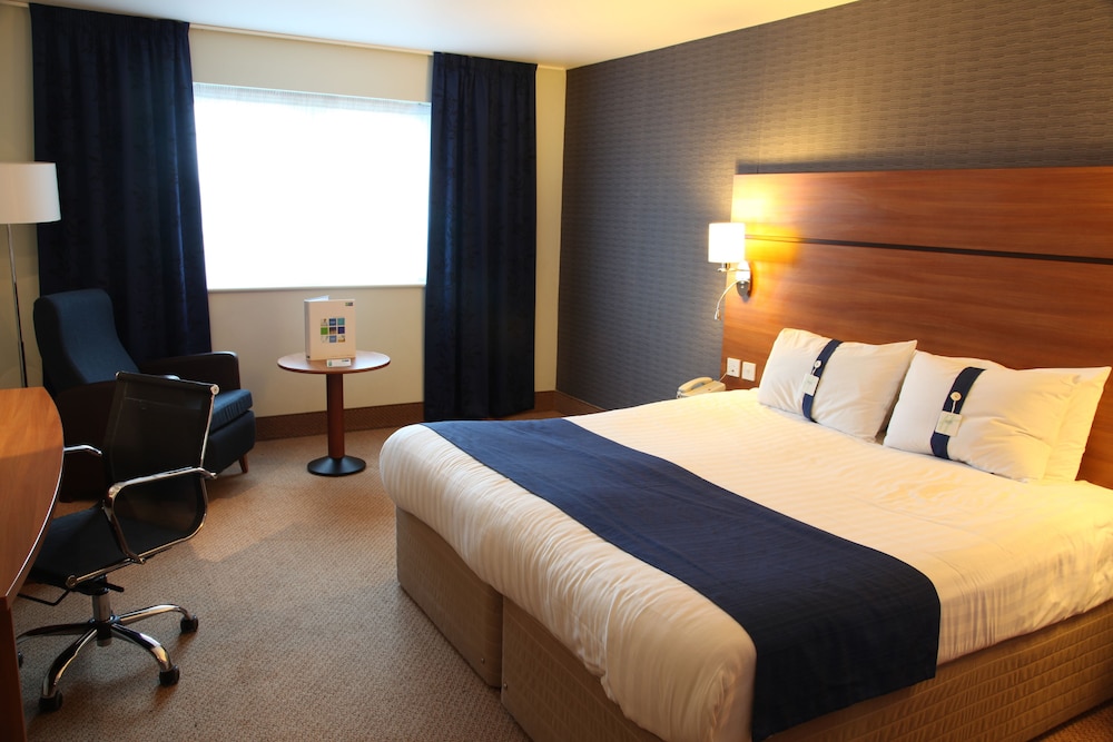 Holiday Inn Express Braintree 8