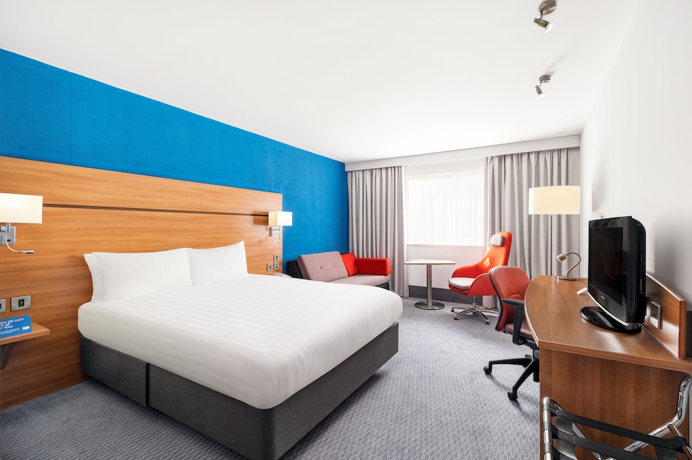 Holiday Inn Express Braintree 20
