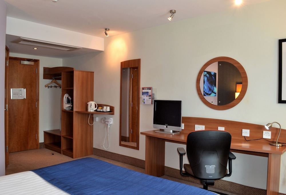 Holiday Inn Express Braintree 15