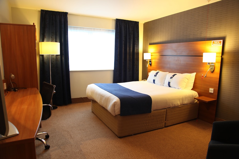 Holiday Inn Express Braintree 13