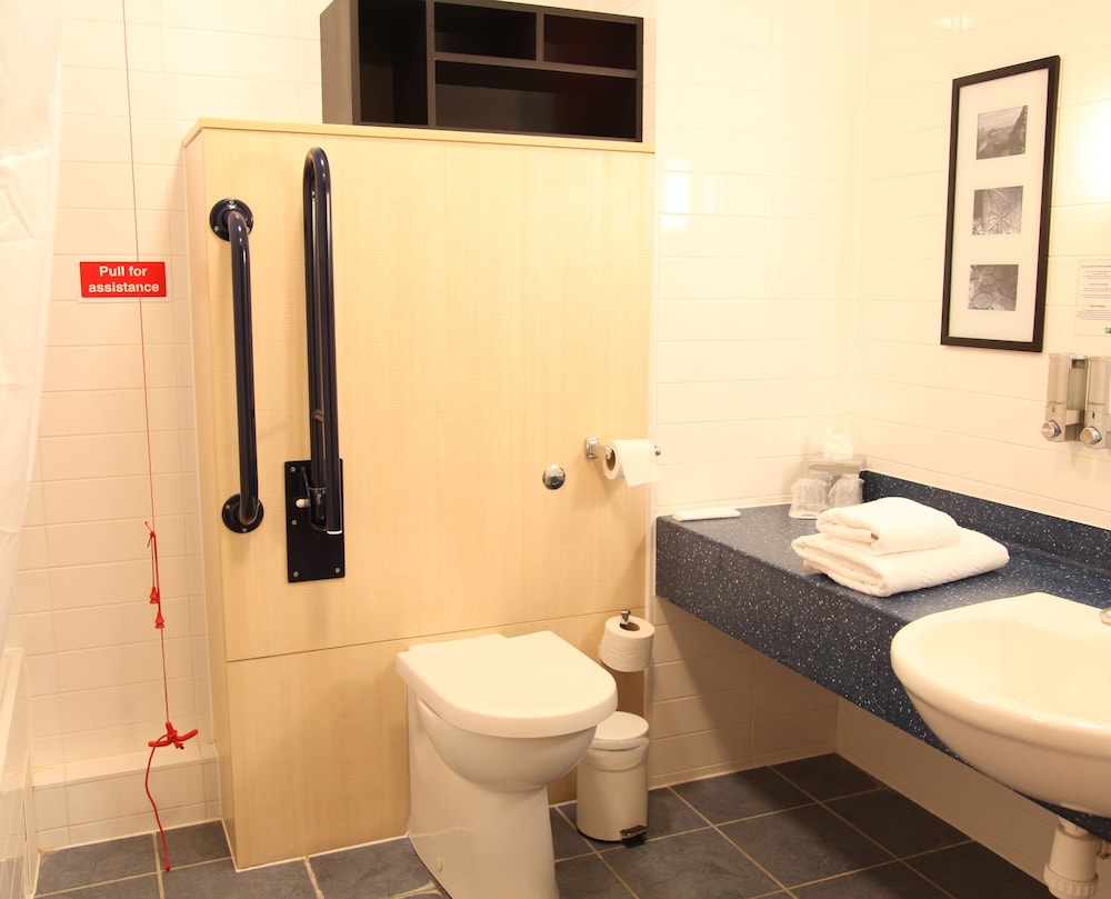 Holiday Inn Express Braintree 5