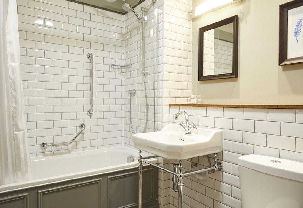 The Ely Hotel 21