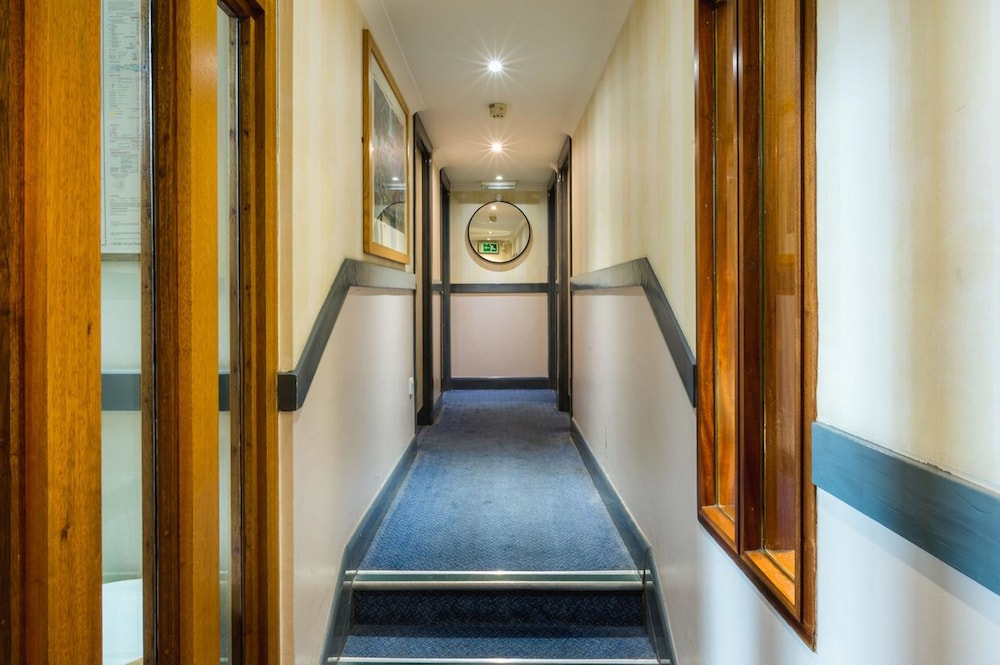 George Oxford Hotel 24