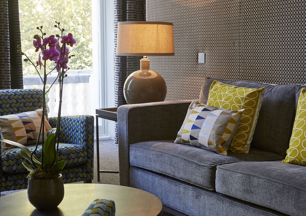 54 Queen’s Gate Hotel 11