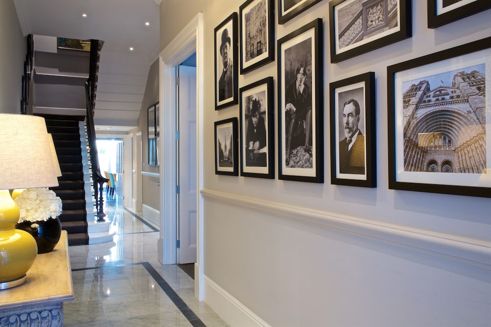 54 Queen’s Gate Hotel 2