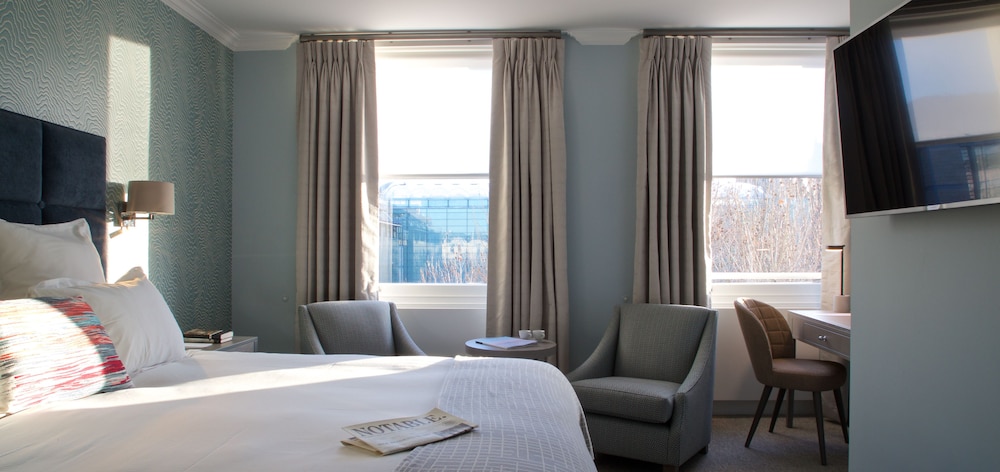 54 Queen’s Gate Hotel 24