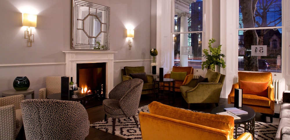 54 Queen’s Gate Hotel 5