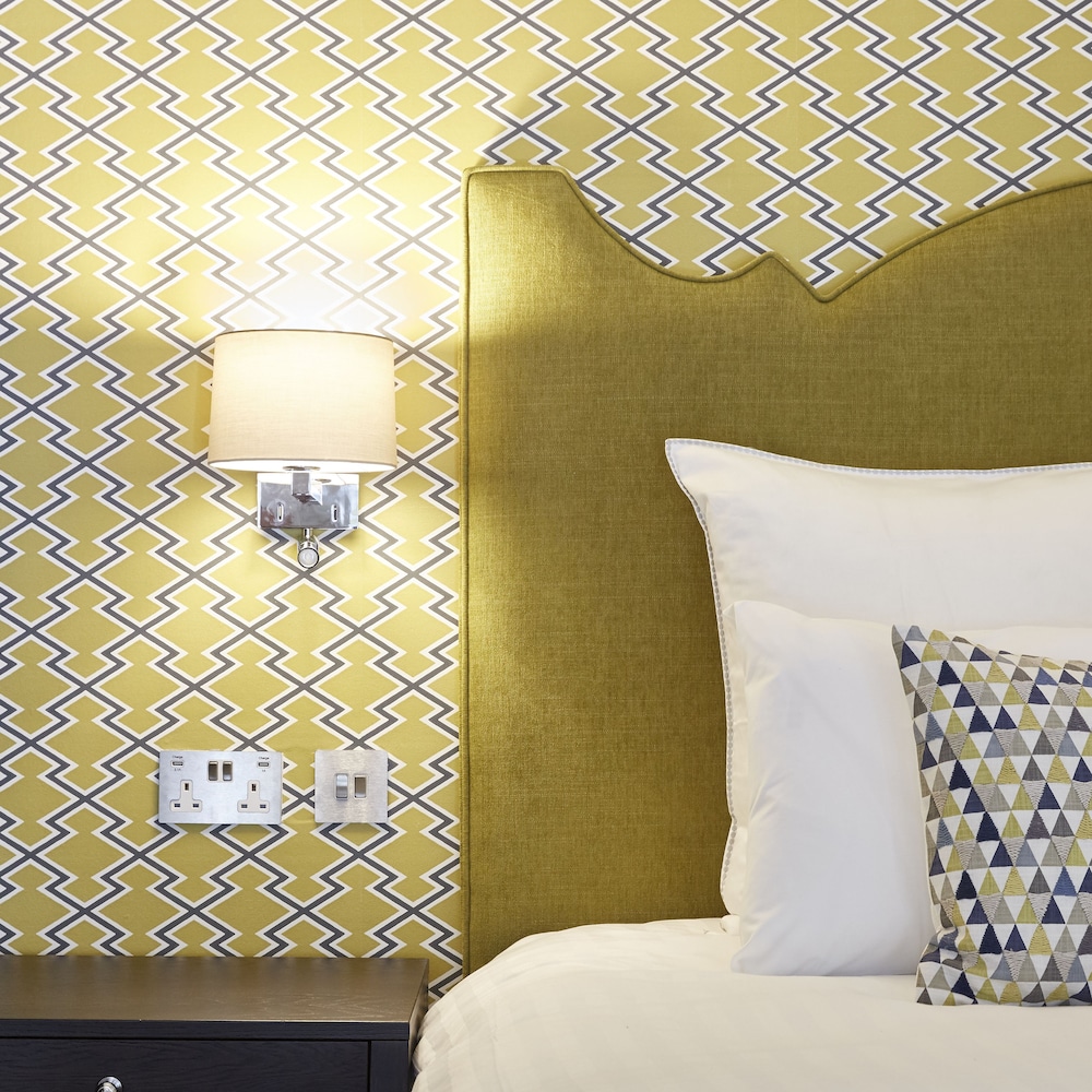 54 Queen’s Gate Hotel 10