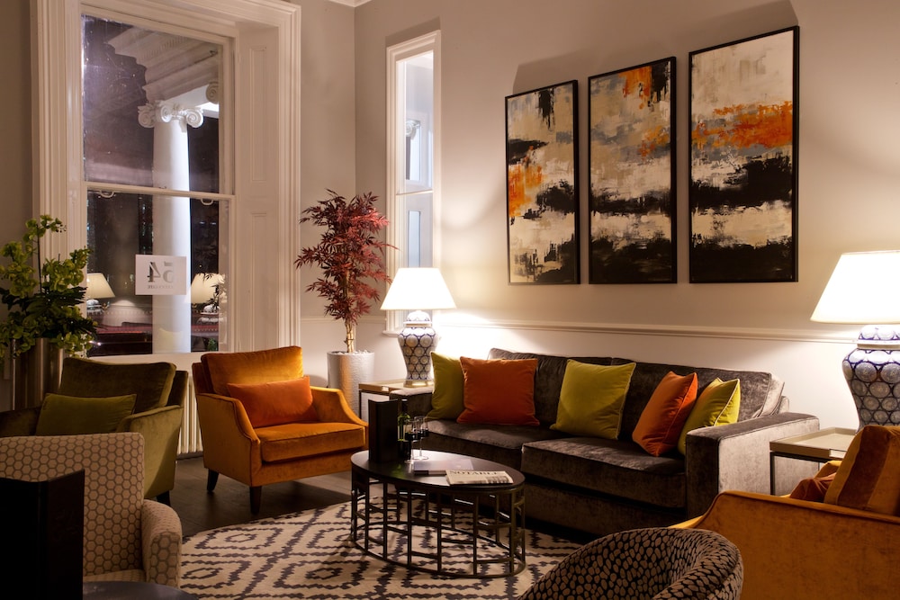 54 Queen’s Gate Hotel 7