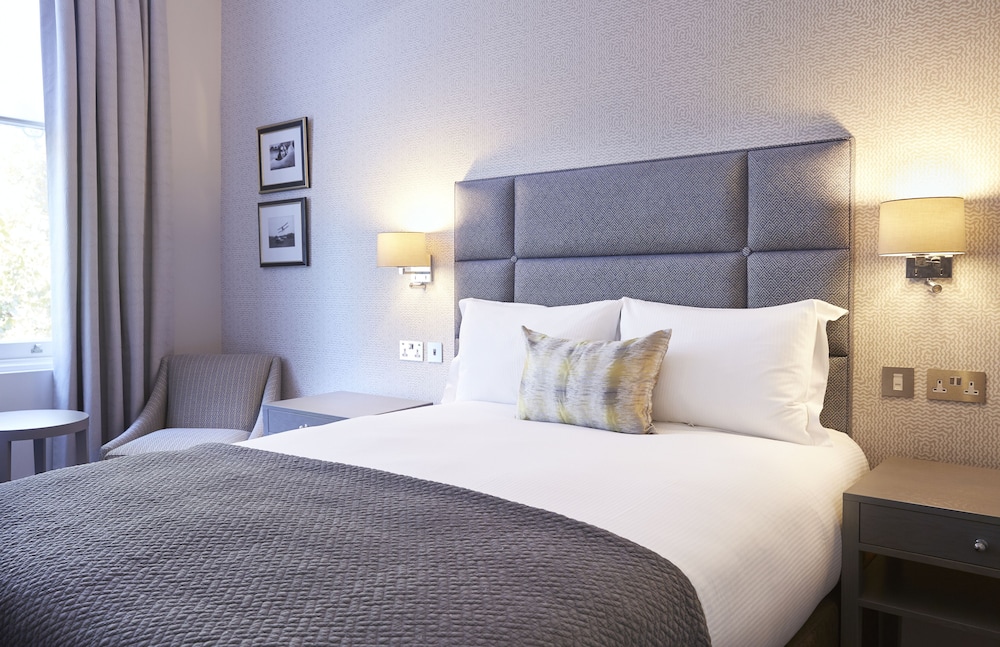 54 Queen’s Gate Hotel 17