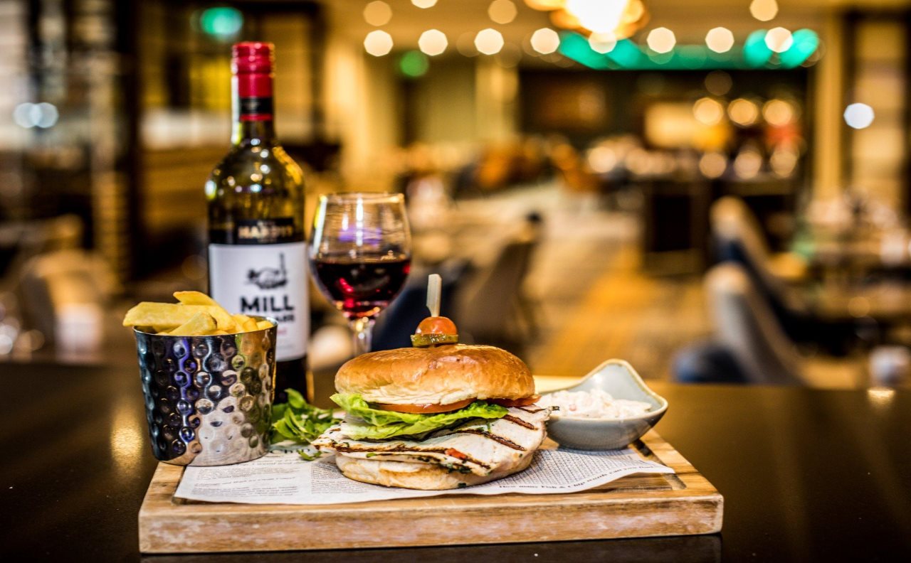 Crowne Plaza London - Gatwick Airport 8