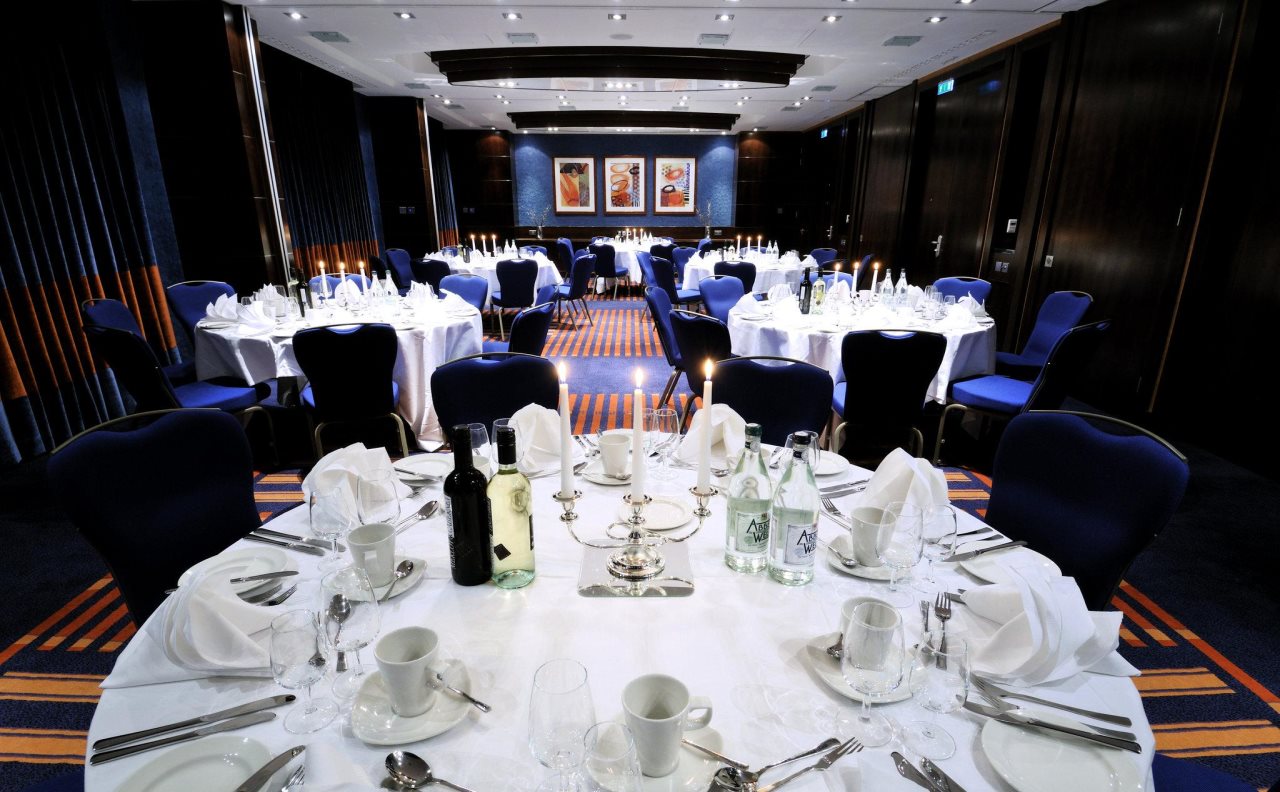 Crowne Plaza London - Gatwick Airport 9