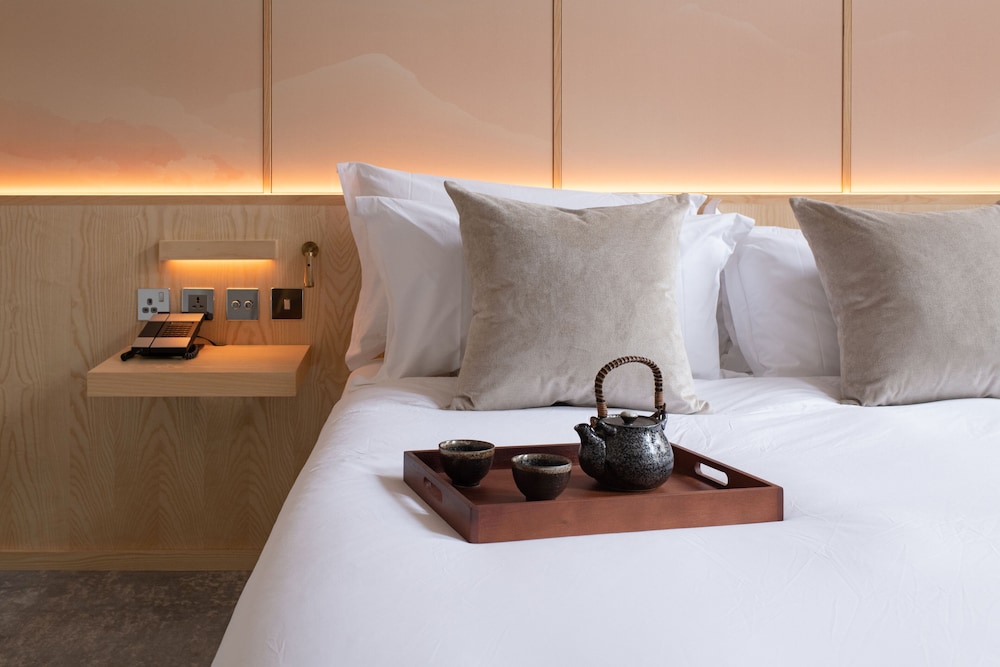 The Prince Akatoki London 9