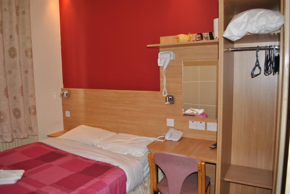 Carlton Hotel 12