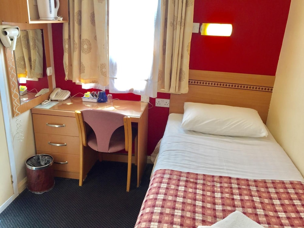 Carlton Hotel 14