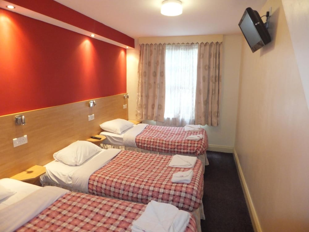 Carlton Hotel 13