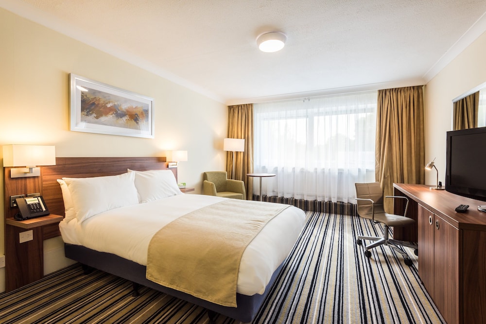 Holiday Inn Reading West 10