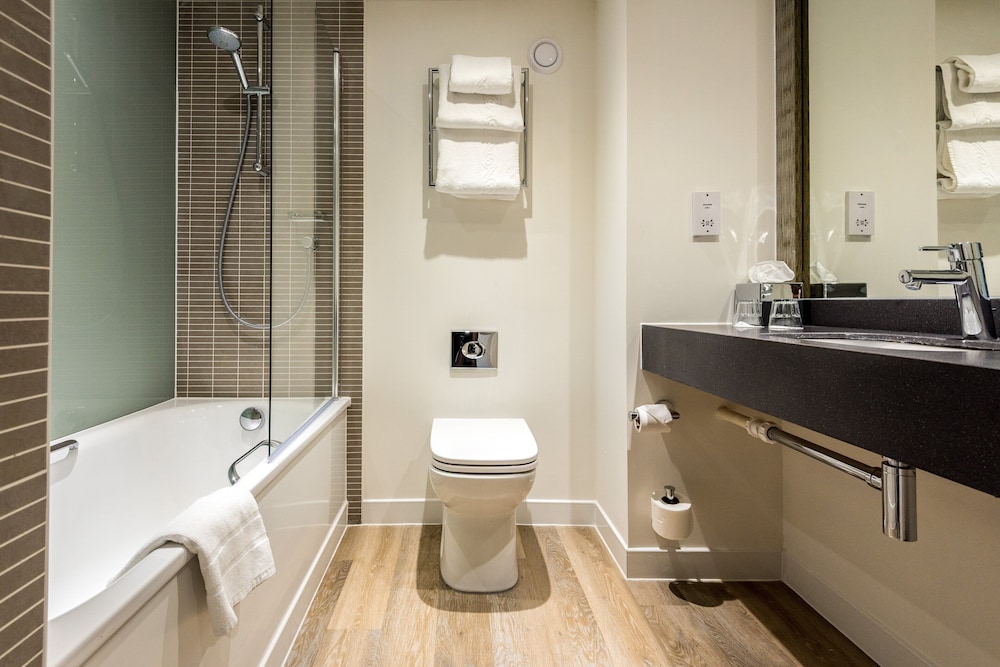 Holiday Inn Reading West 13