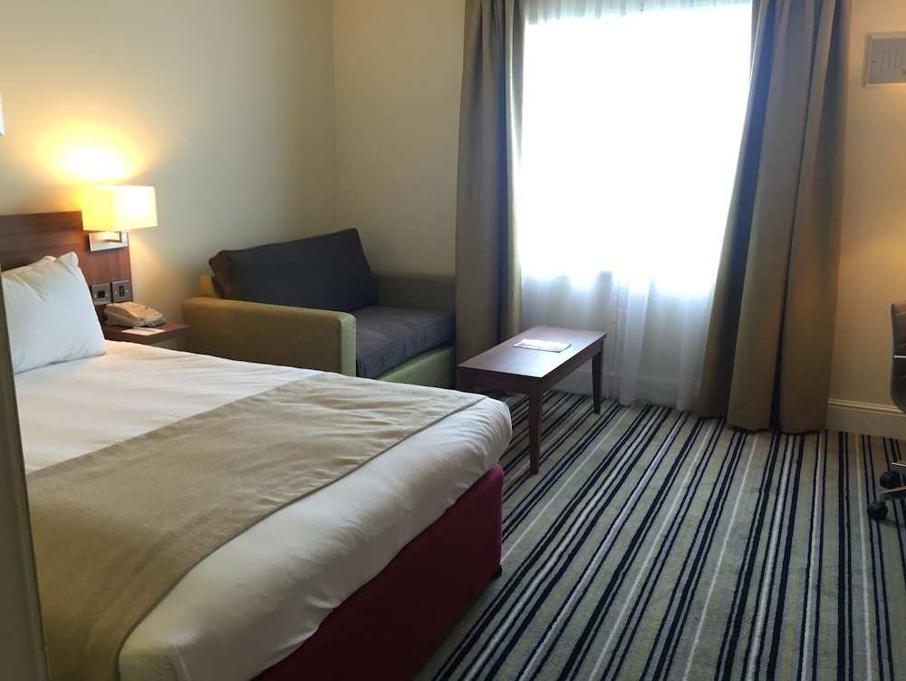 Holiday Inn Reading West 9