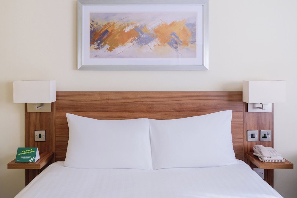 Holiday Inn Reading West 12