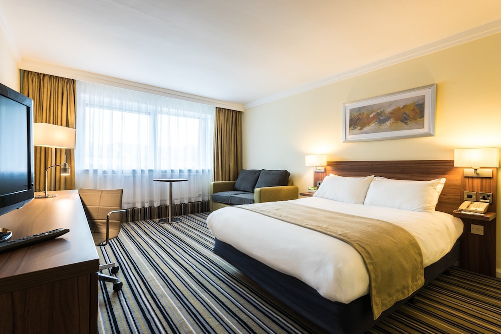 Holiday Inn Reading West 8