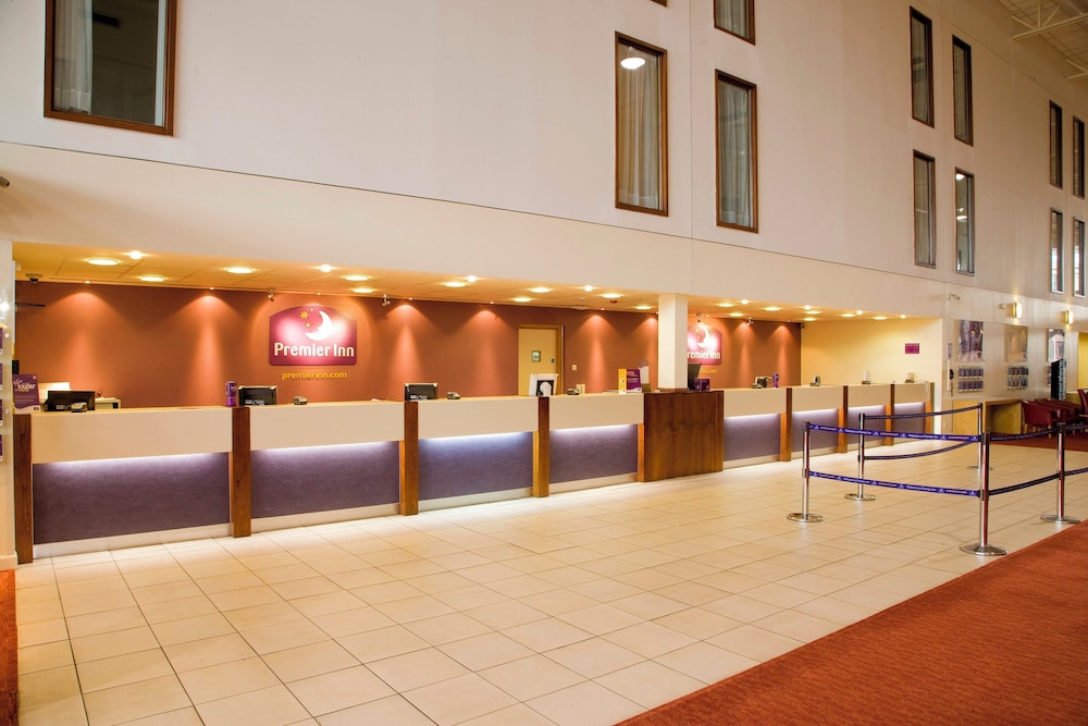 Premier Inn London Heathrow Airport Bath Road 12