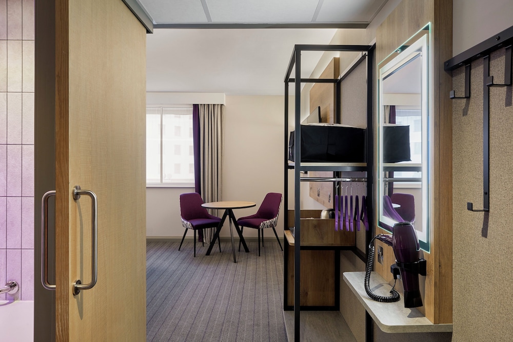 Premier Inn London Heathrow Airport Bath Road 19