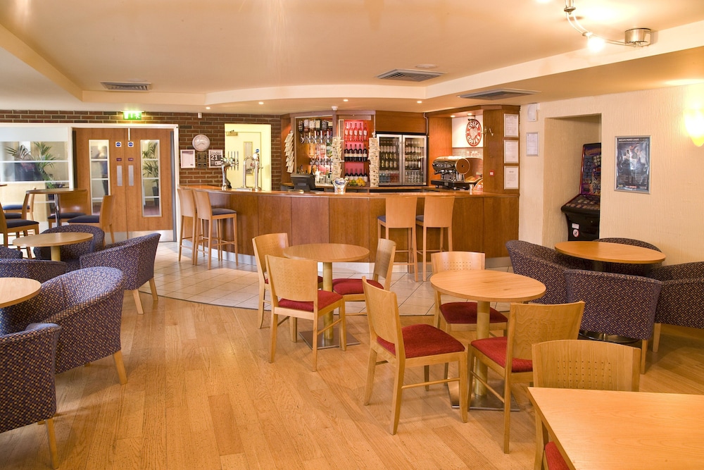 Premier Inn London Elstree / Borehamwood 11