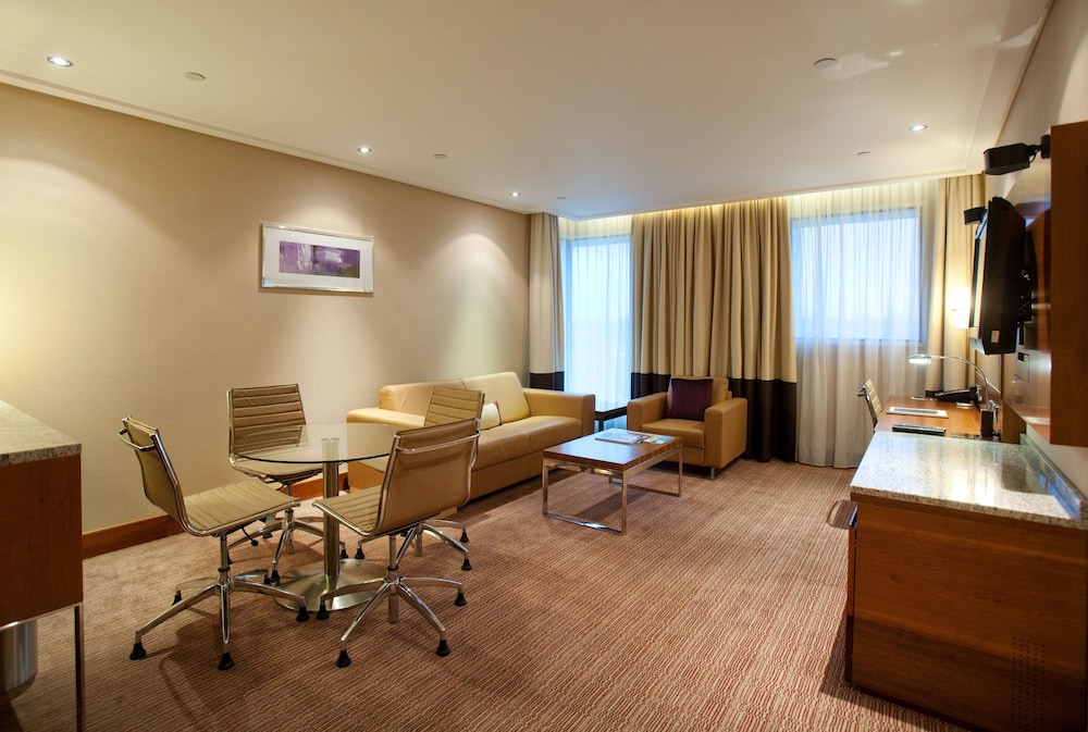 Sofitel London Heathrow 8