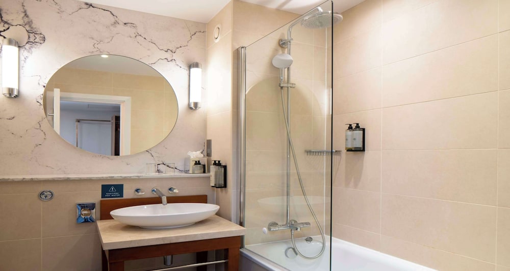 London Chigwell Prince Regent Hotel, BW Signature Collection 18