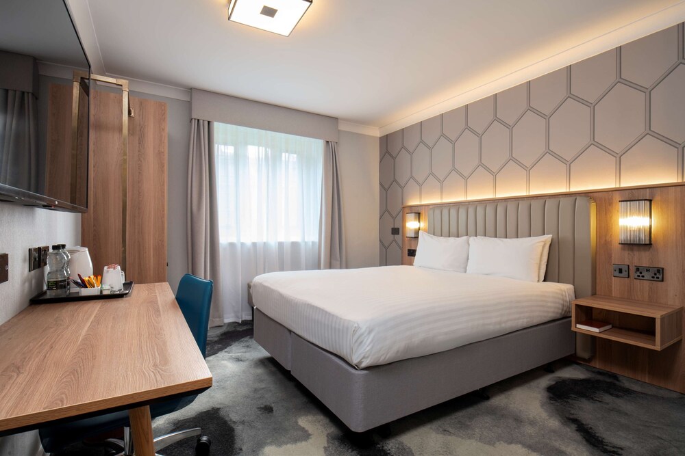 London Chigwell Prince Regent Hotel, BW Signature Collection 11