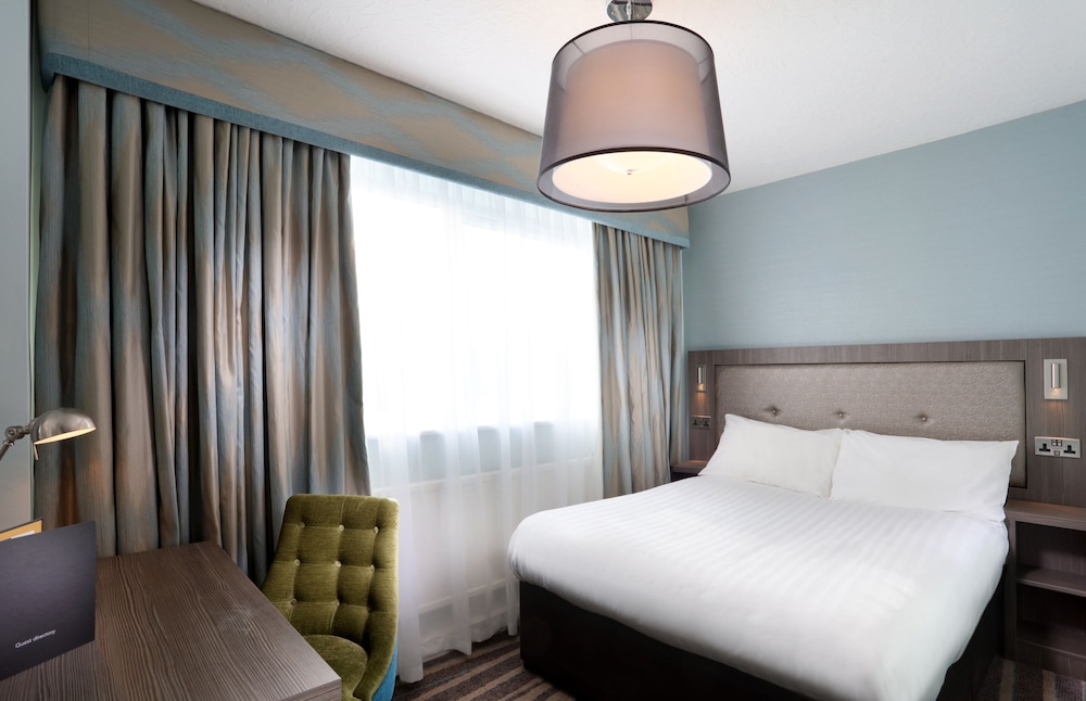 London Chigwell Prince Regent Hotel, BW Signature Collection 4