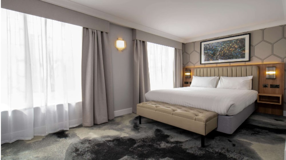 London Chigwell Prince Regent Hotel, BW Signature Collection 10
