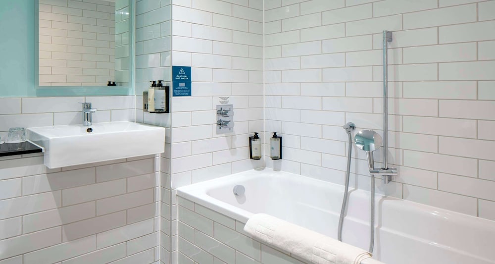 London Chigwell Prince Regent Hotel, BW Signature Collection 16