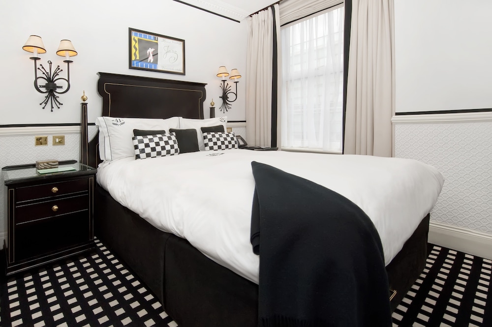 41 Hotel 11