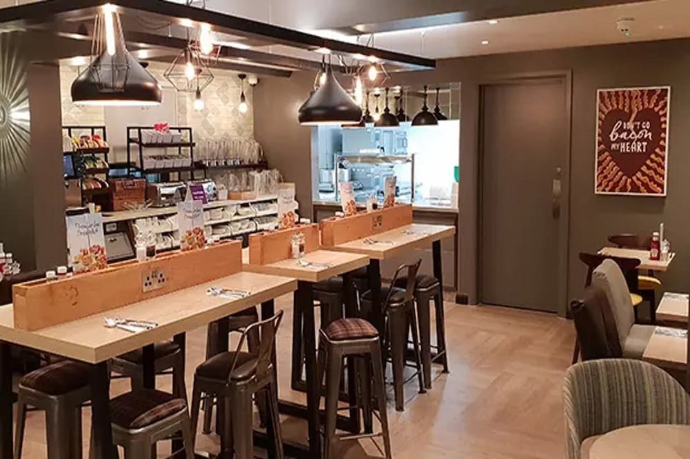 Premier Inn Gatwick Airport South London Road 7